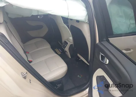 2025 Volvo Xc40 B5 Plus Dark Theme из США, поврежденный, VIN YV4L12UC2S2452501